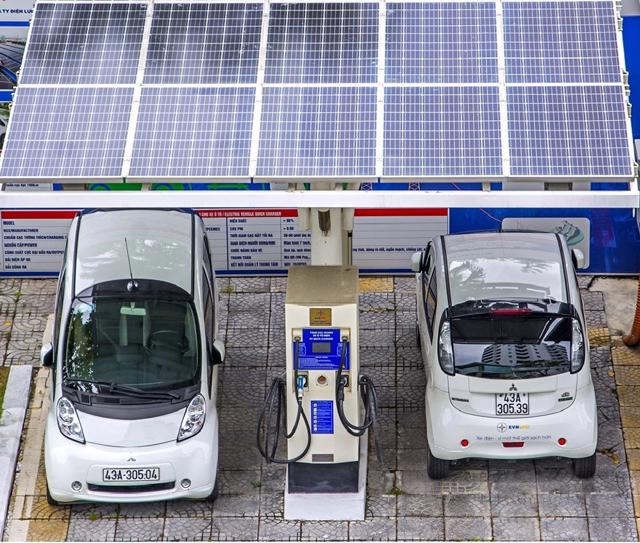 Commercial Solar EV Charging stations in India installed by SPS SOLAR ENTERPRISES